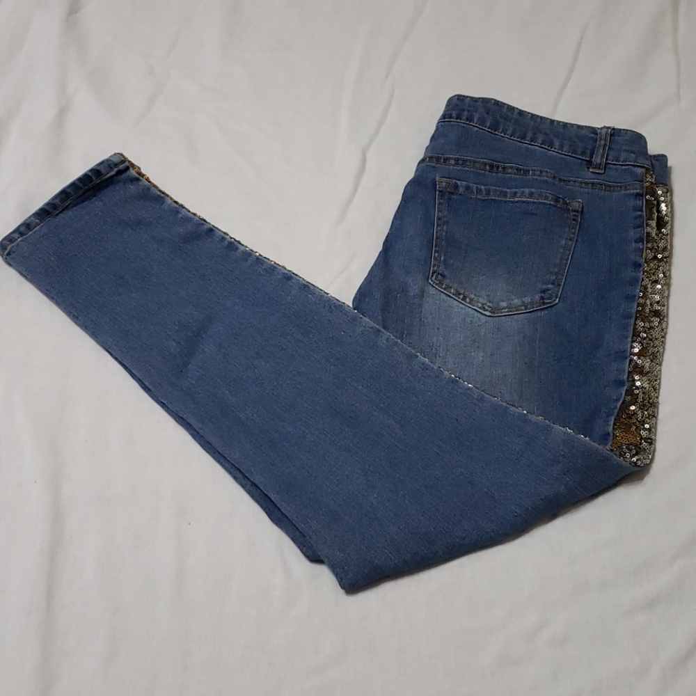 Total Girl (Juniors) Jeans w/ sequents on the side